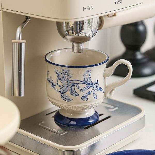  Tách Trà Chiều Kiểu Pháp Cổ Điển 