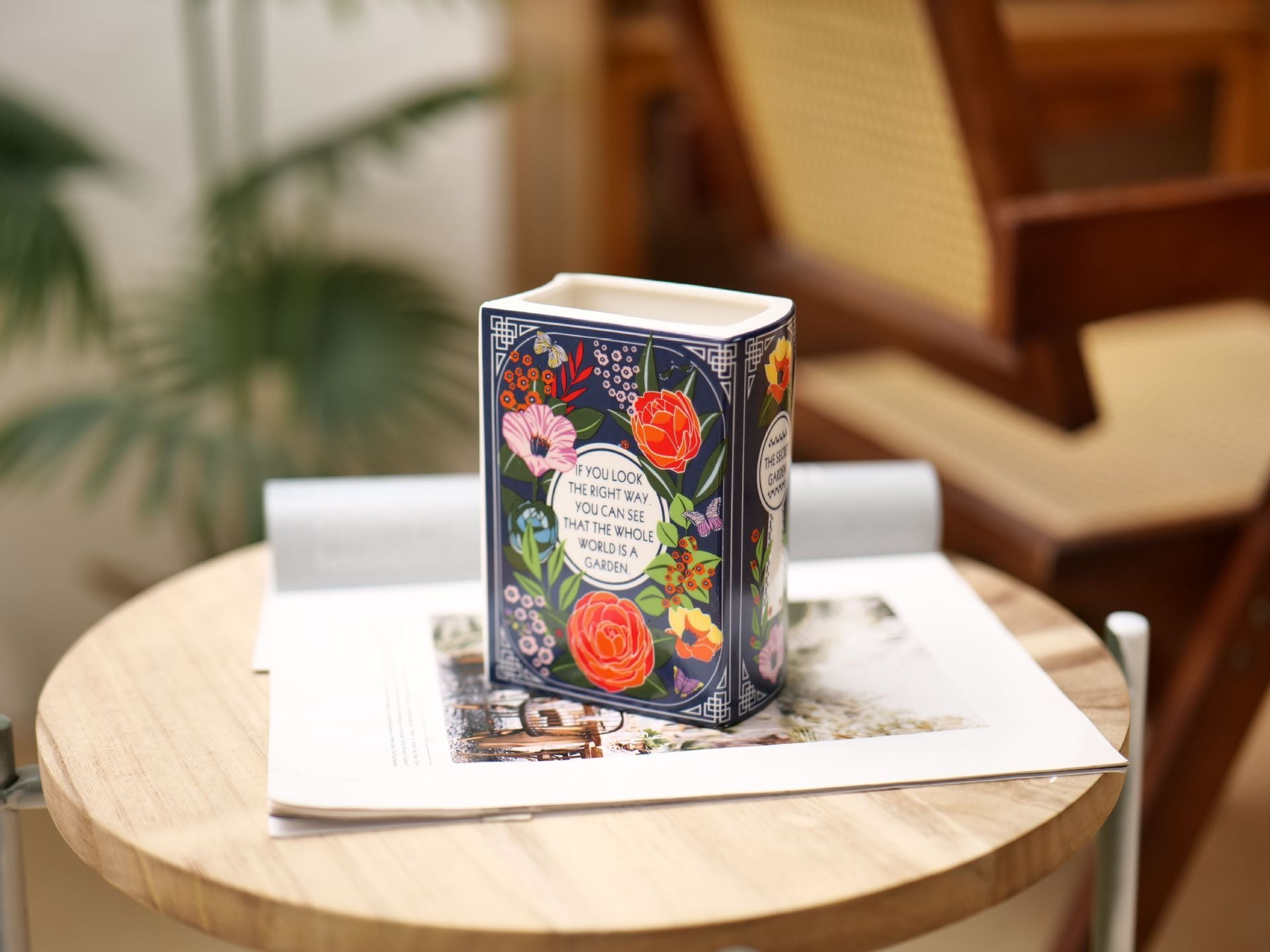  Bình Hoa Cuốn Sách 