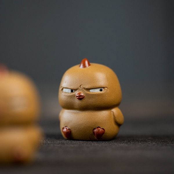  Tượng Chú Gà Cáu Kỉnh 