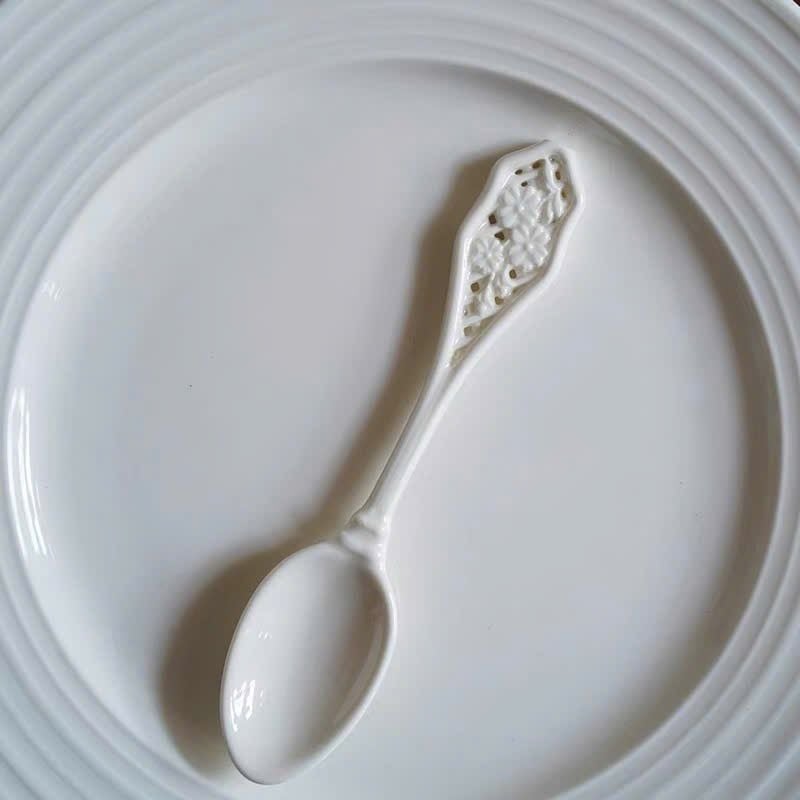 Thìa Sứ Trắng Cổ Điển 