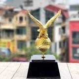 Tượng Đại bàng tung cánh mạ vàng - giải Eagle Golf