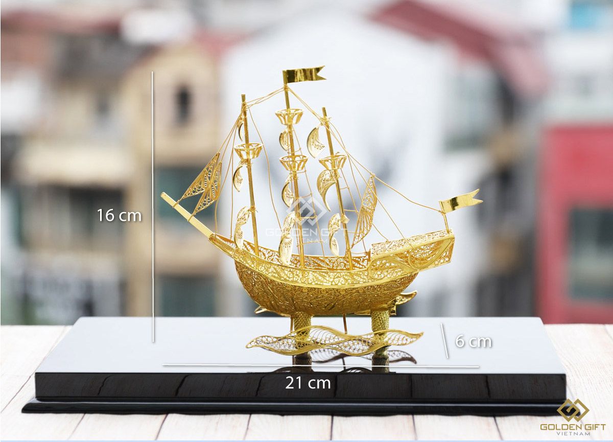 Thuyền buồm mạ vàng 24k quà tặng mạ vàng để bàn