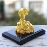 Tượng Rắn hổ mang bằng đồng mạ vàng