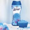 Viên xả vải khô quần áo Lenor April Frish - 210g