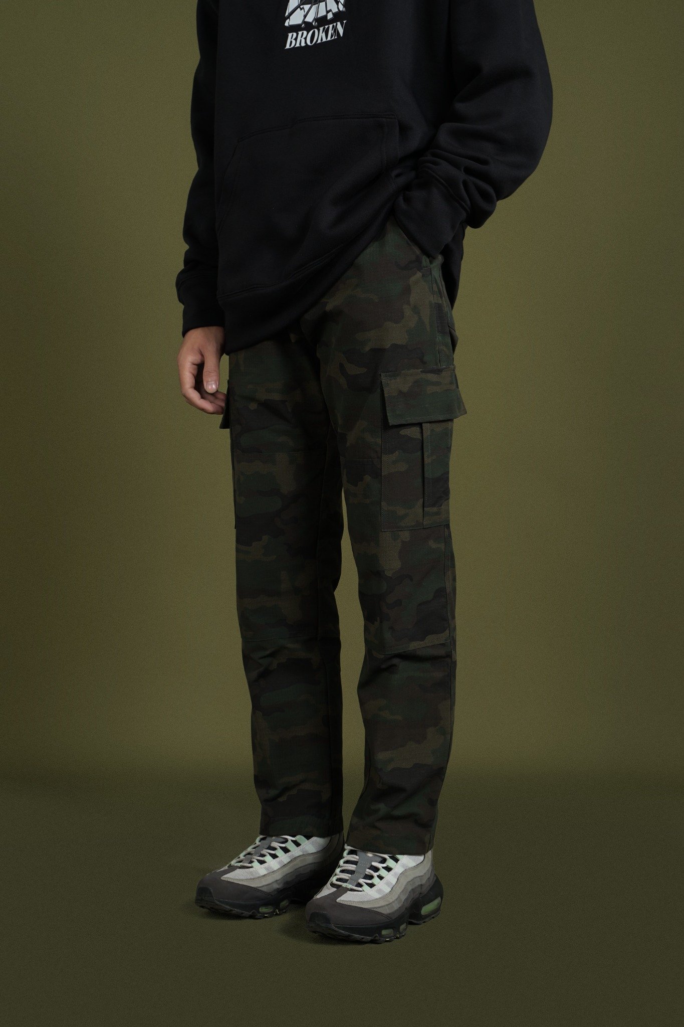  CAMO REGULAR CARGO PANTS 