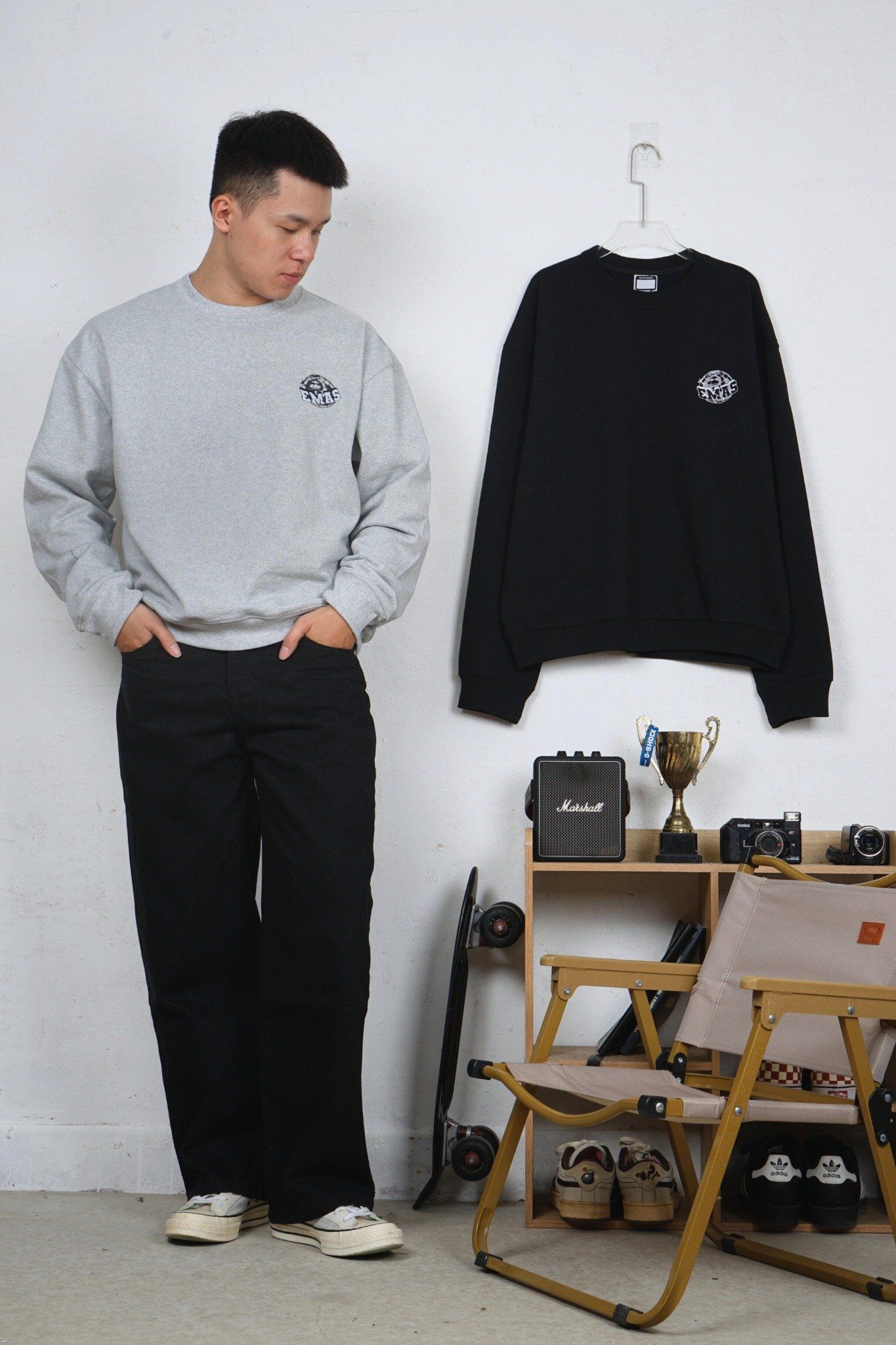  WHITE GLOBE EMAS SWEATSHIRT 