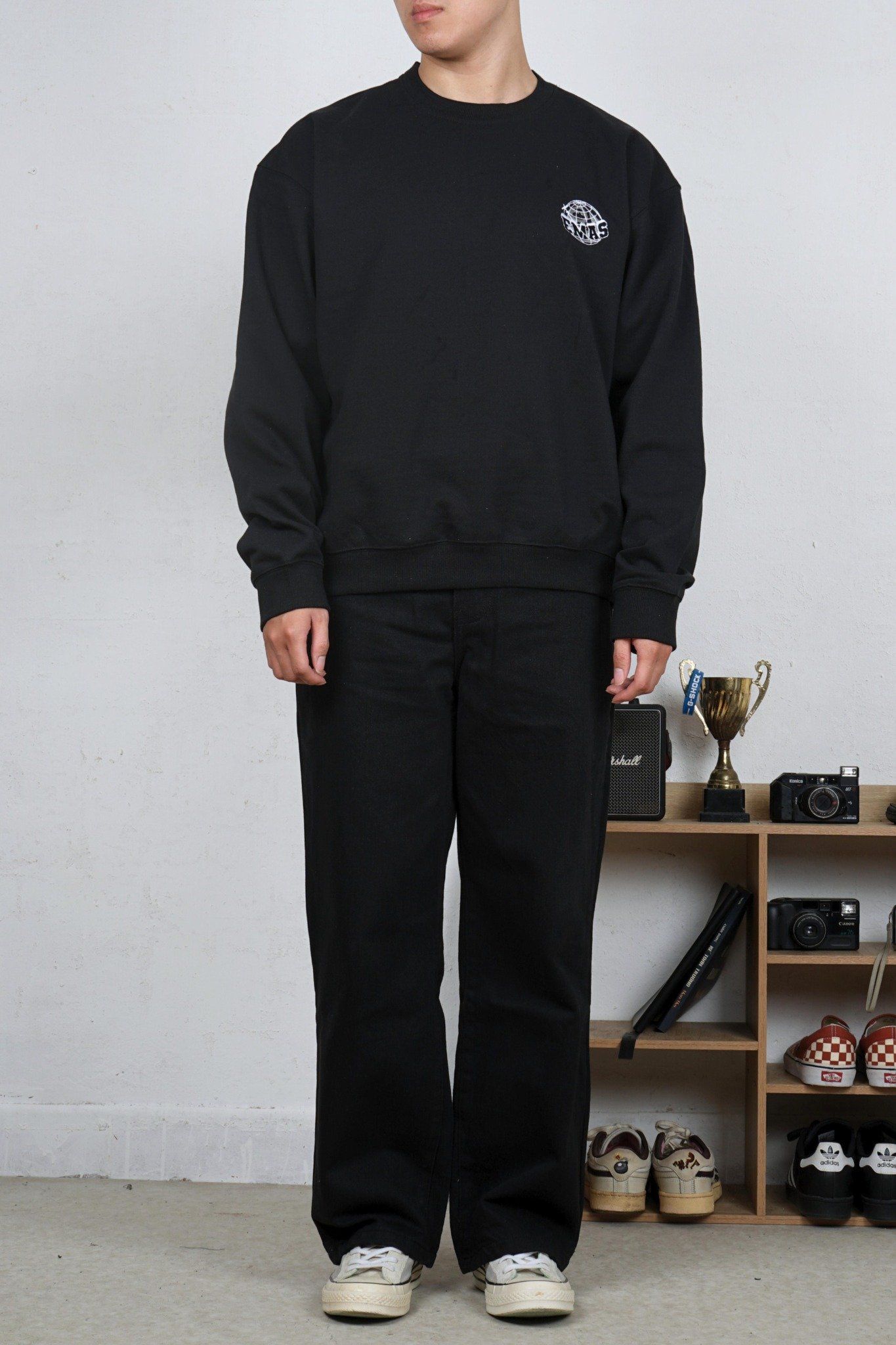  BLACK GLOBE EMAS SWEATSHIRT 