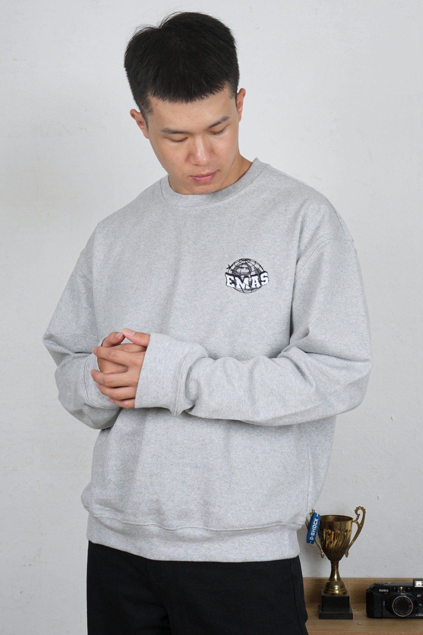  WHITE GLOBE EMAS SWEATSHIRT 