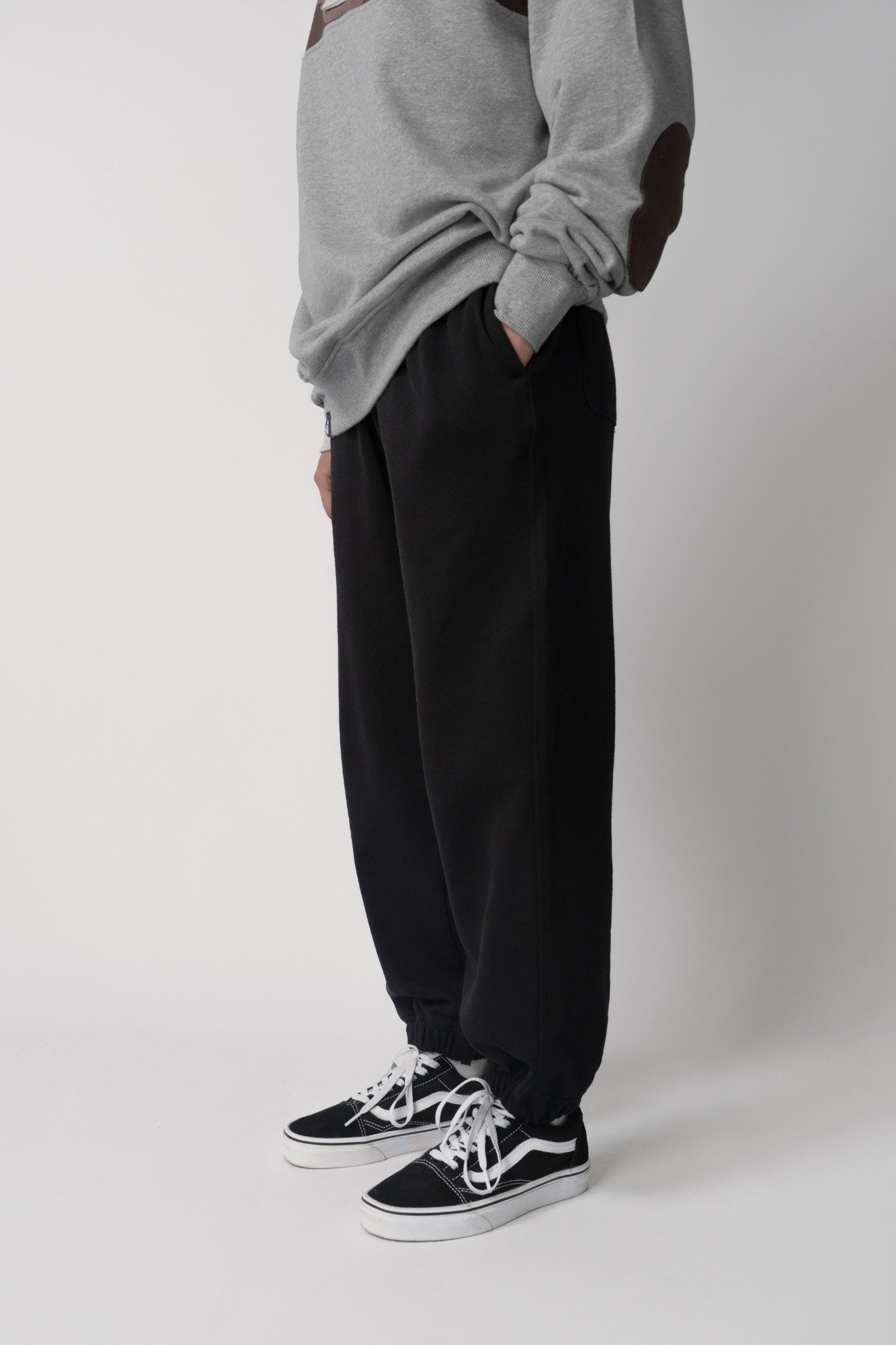  BLACK RELAXED FIT SWEATPANTS 