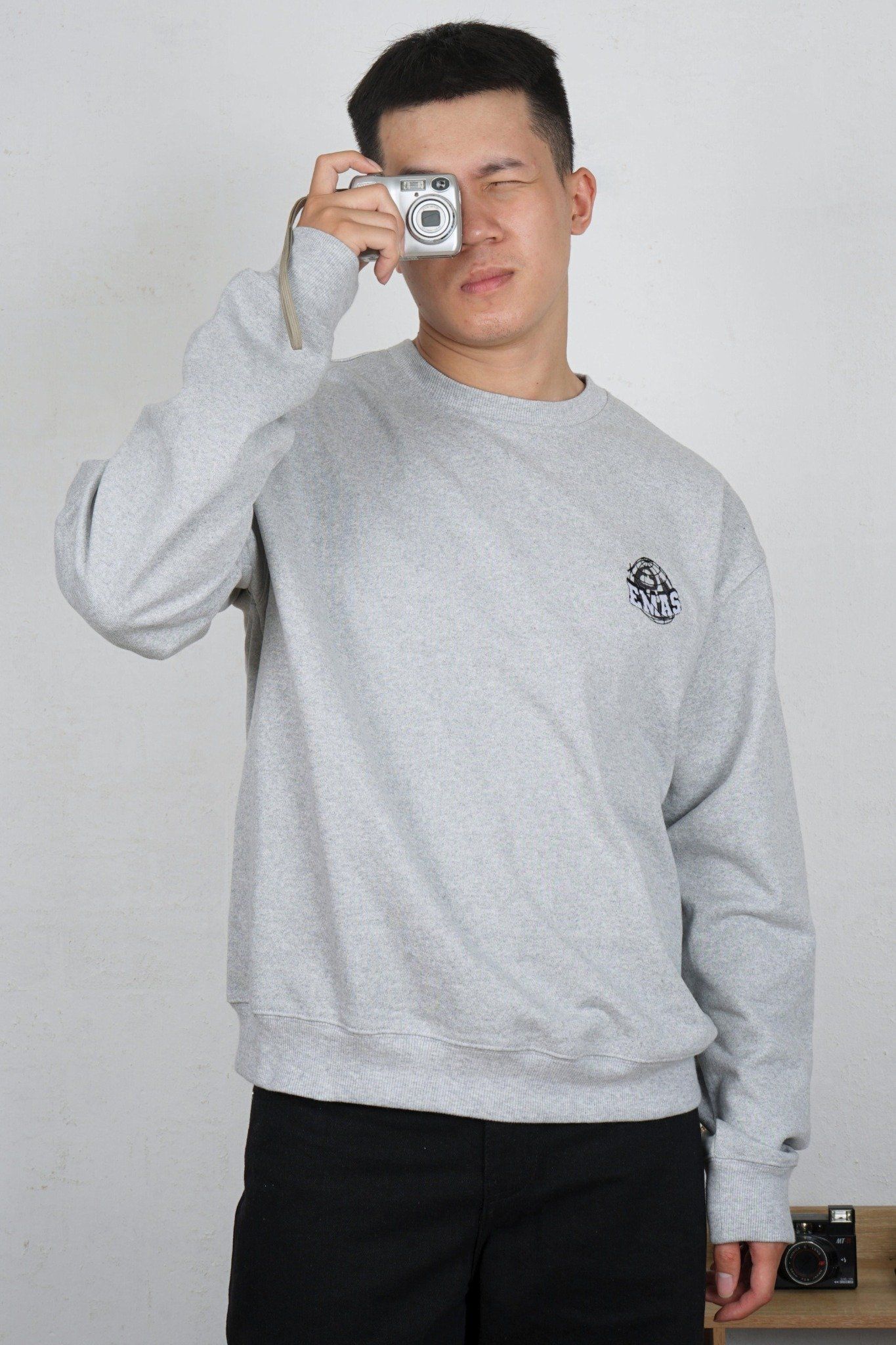  WHITE GLOBE EMAS SWEATSHIRT 