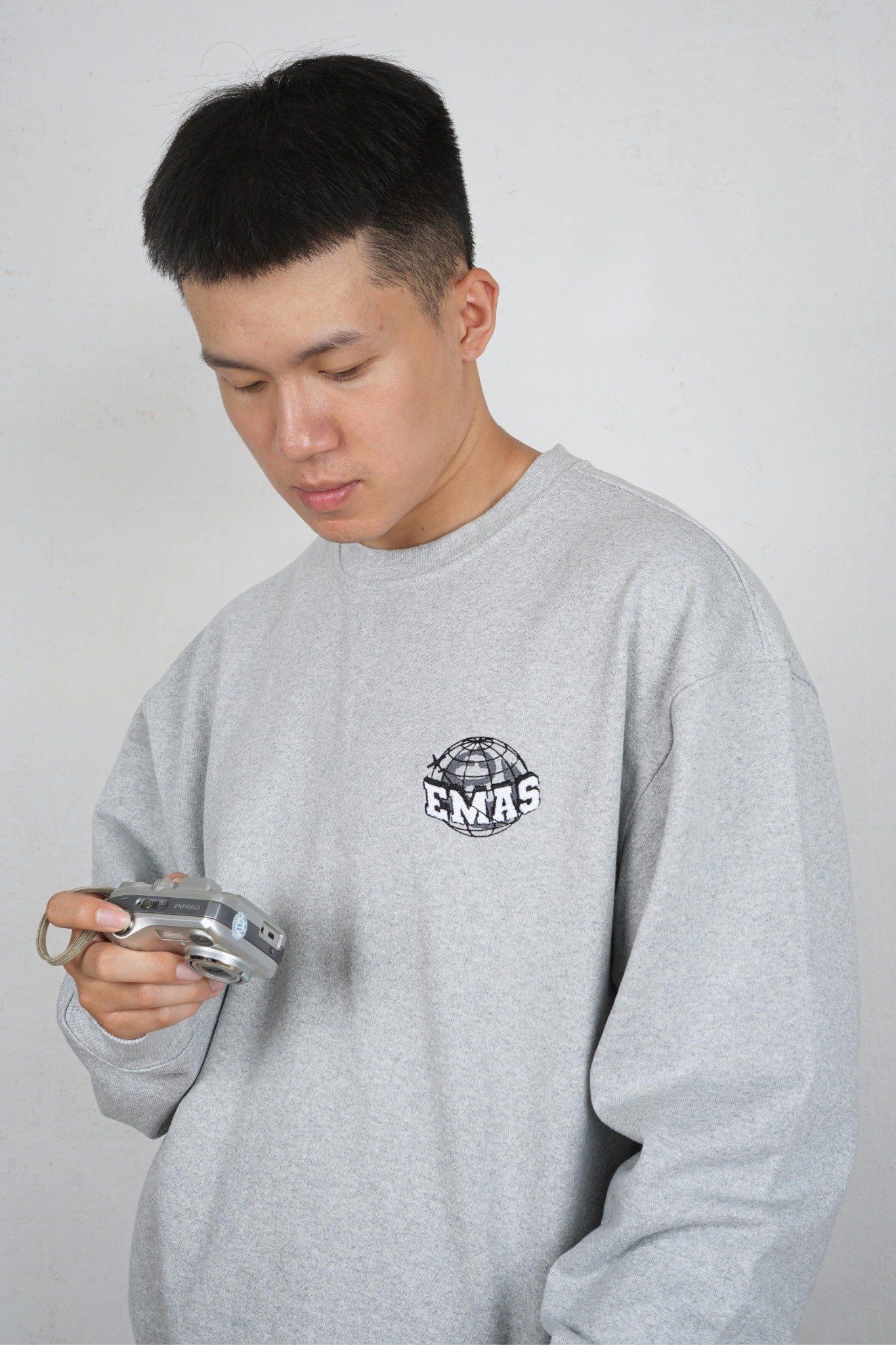  WHITE GLOBE EMAS SWEATSHIRT 