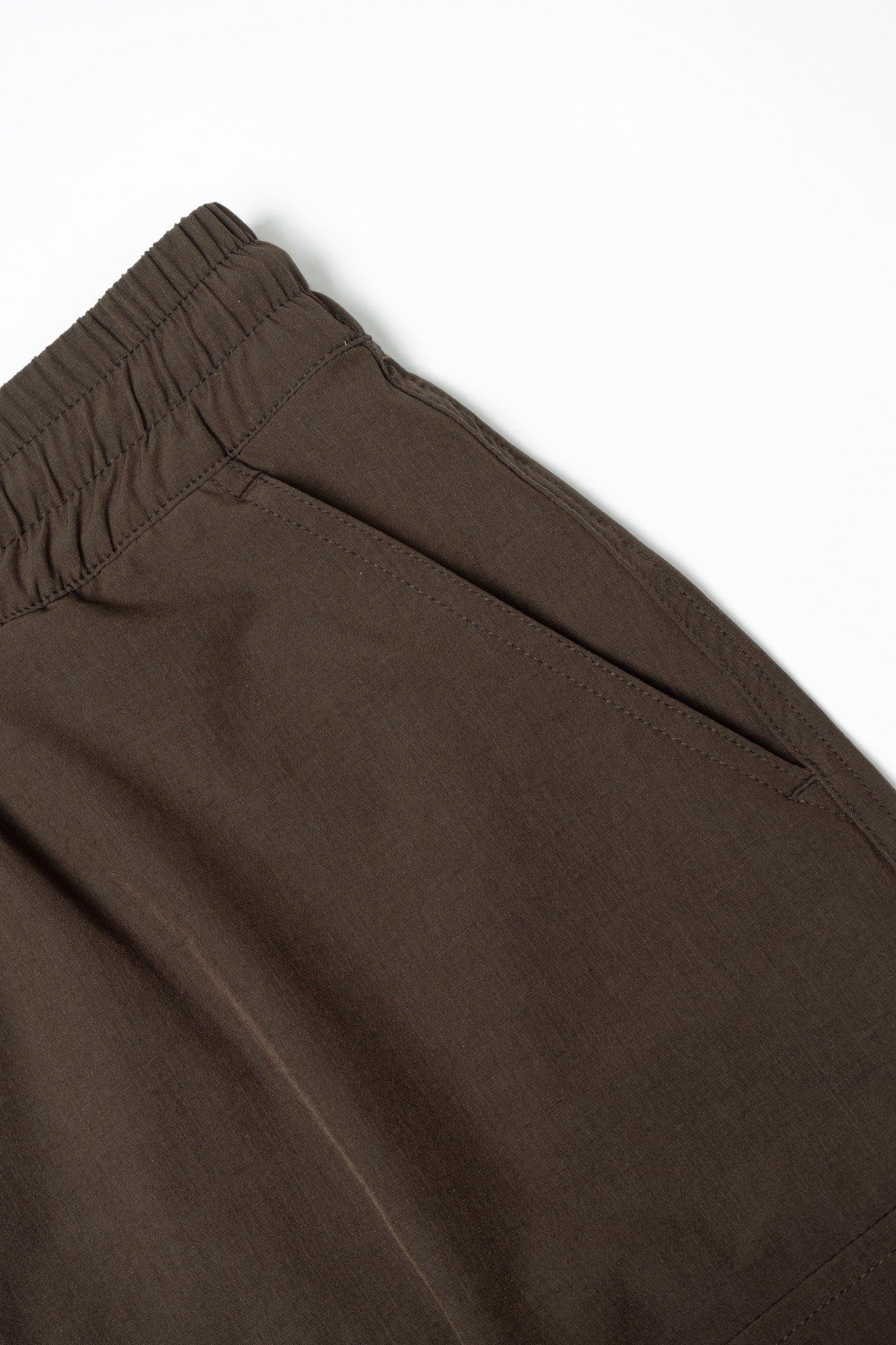  BROWN WIND CARGO SHORTS 