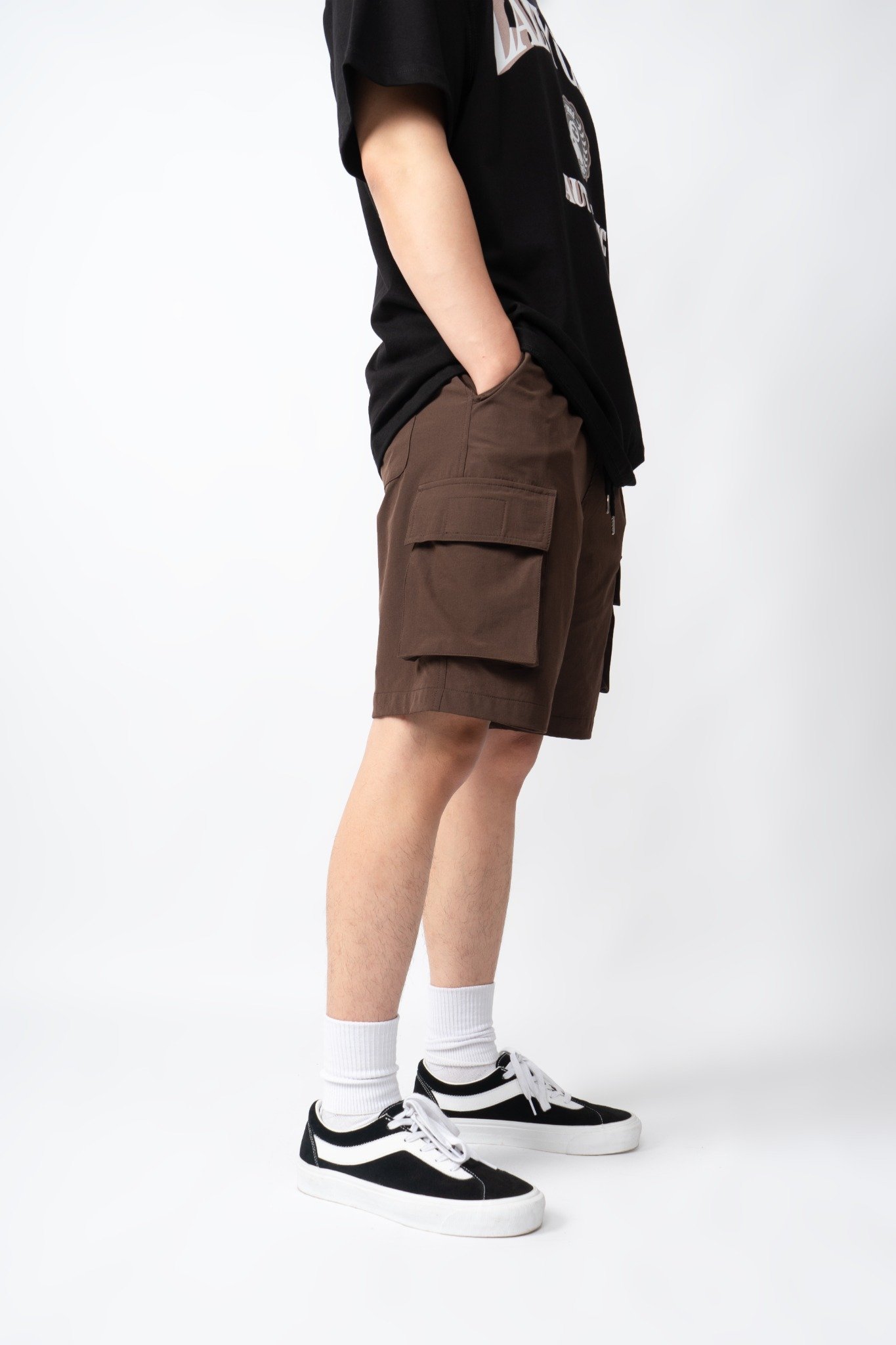  BROWN WIND CARGO SHORTS 