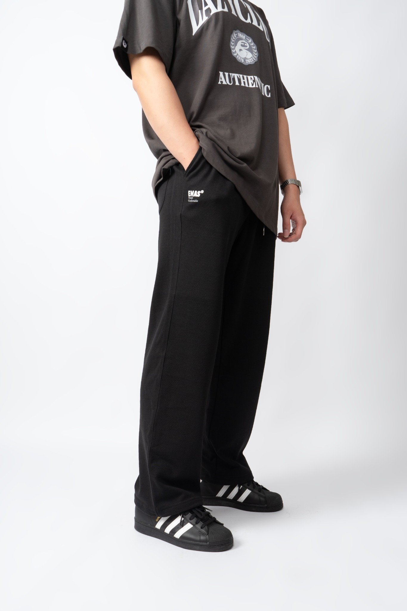  BLACK STRING V2 SWEATPANTS 