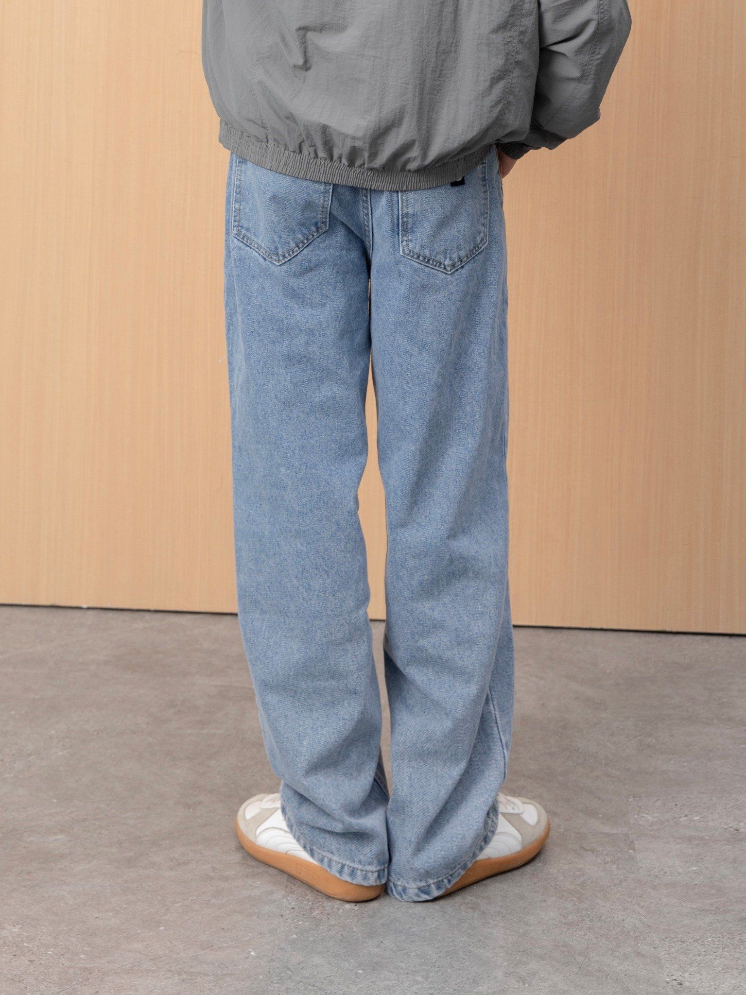  LIGHT BLUE RELAXED FIT JEANS 