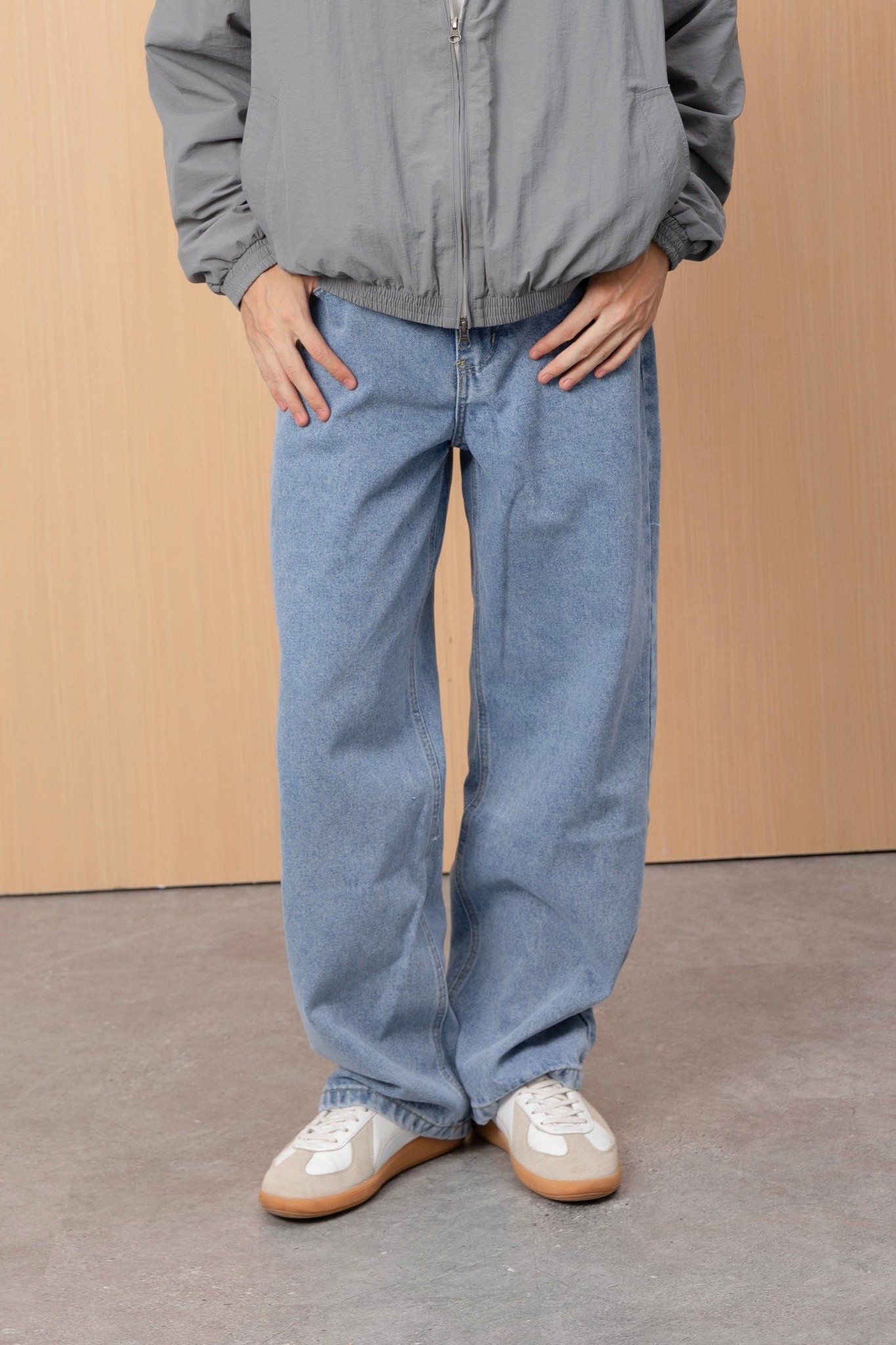  LIGHT BLUE RELAXED FIT JEANS 