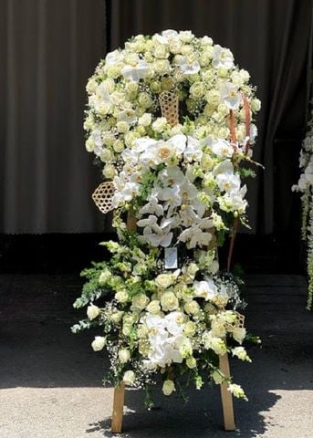 VÒNG HOA ĐÁM TANG ĐẸP