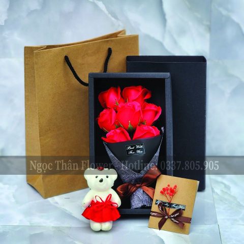Hộp Hoa Sáp 7 Bông Tặng 8/3