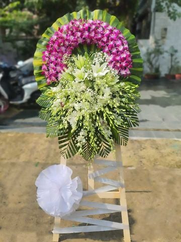 LẴNG HOA KÍNH VIẾNG