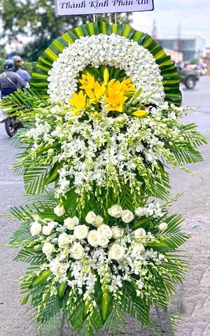 ĐẶT HOA ĐÁM TANG