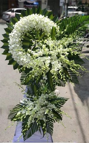 VÒNG HOA ĐÁM TANG GẦN ĐÂY