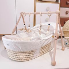 Kệ gỗ chữ A + 4 dây treo cũi cừu trắng nhỏ Ins Montessori