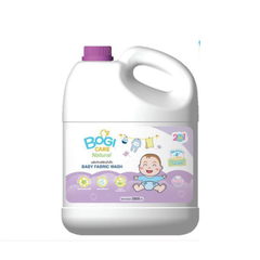 Nước giặt xả quần áo Bogicare Thái Lan thơm dịu an toàn da bé dạng can - 2.8L