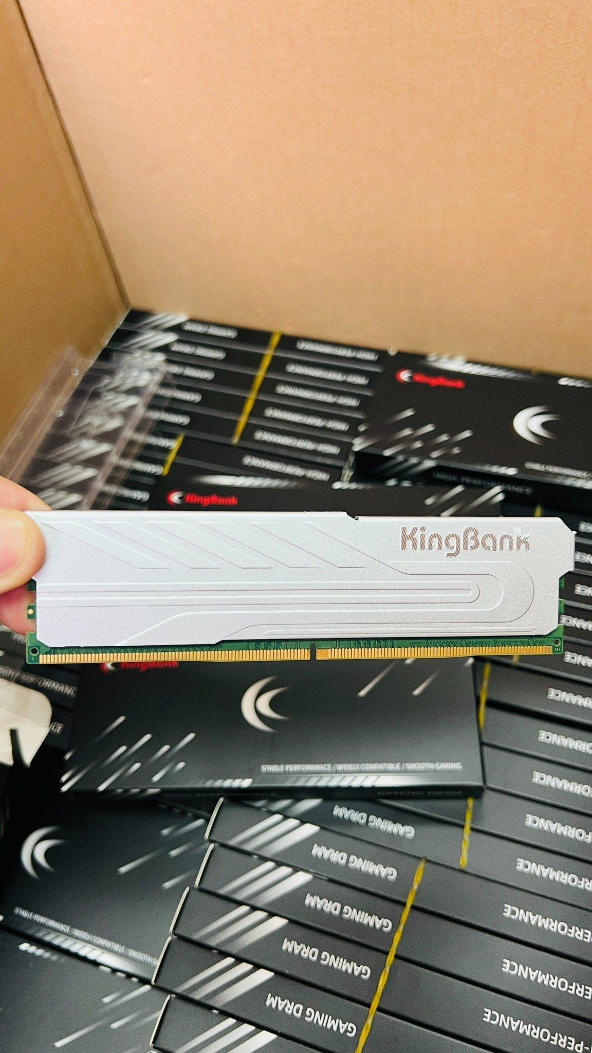 Bộ nhớ RAM KINGBANK DDR5 DESTOP 16G CÓ TẢN 4800MHz