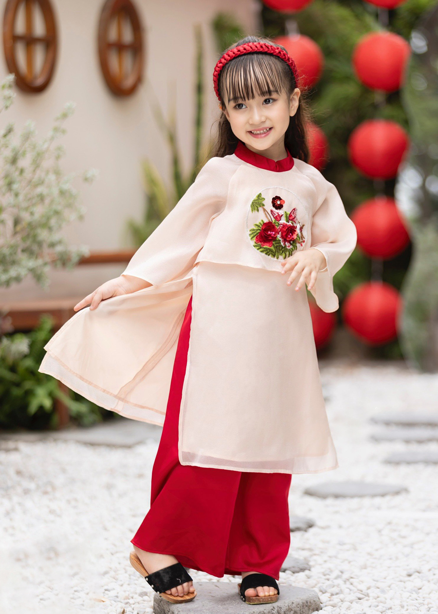 Áo dài bé gái kết hoa