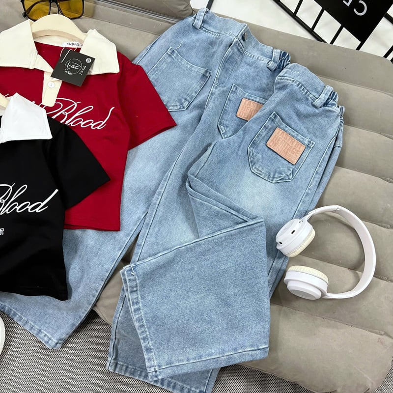 Bộ Jean cổ trụ bé gái chữ Bad