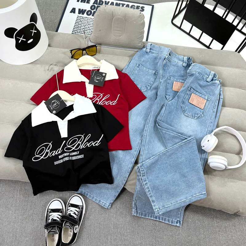 Bộ Jean cổ trụ bé gái chữ Bad