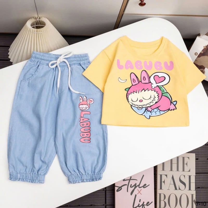Bộ jean dài bé gái Labubu ngủ tim