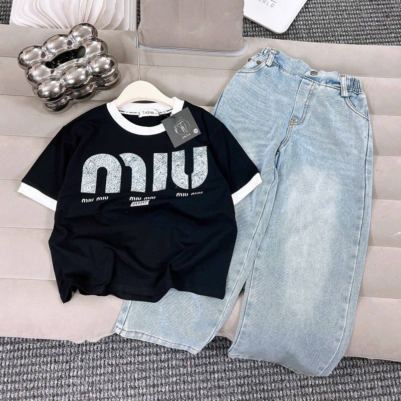 Bộ jean dài bé gái in chữ Miu
