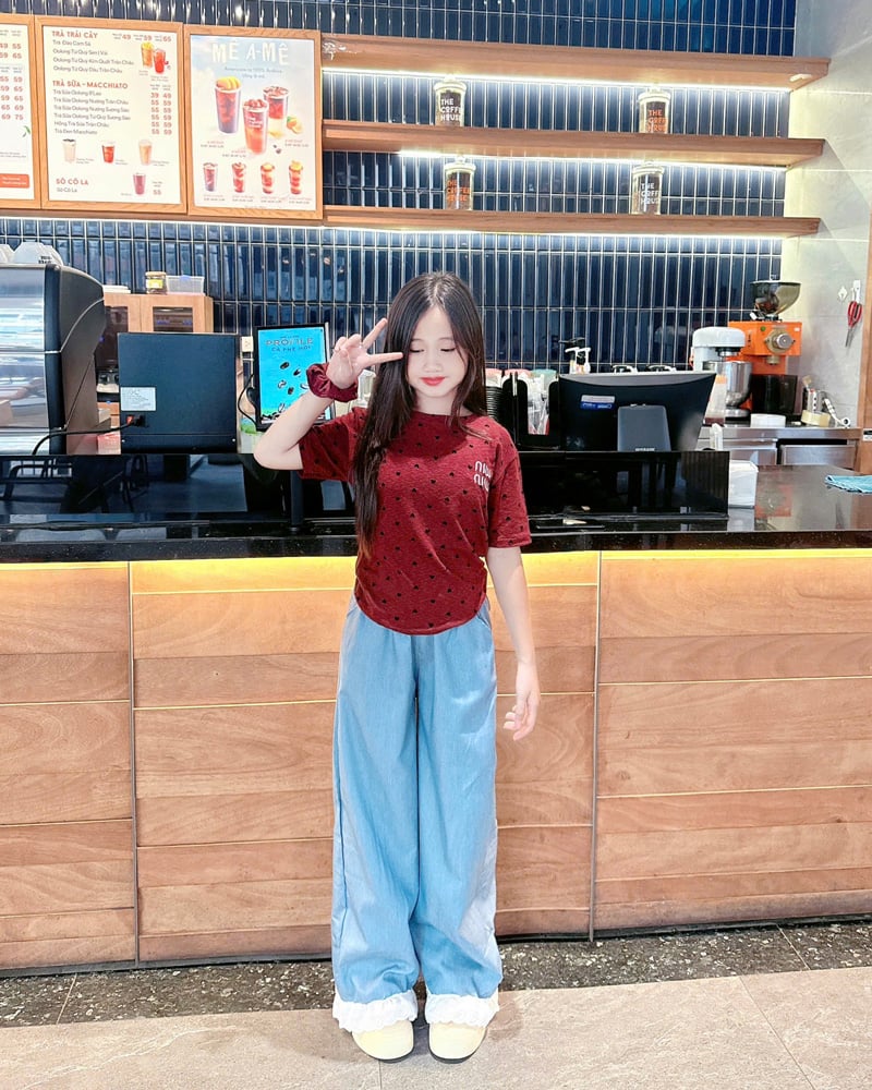 Bộ jean dài bé gái MIU trái tim