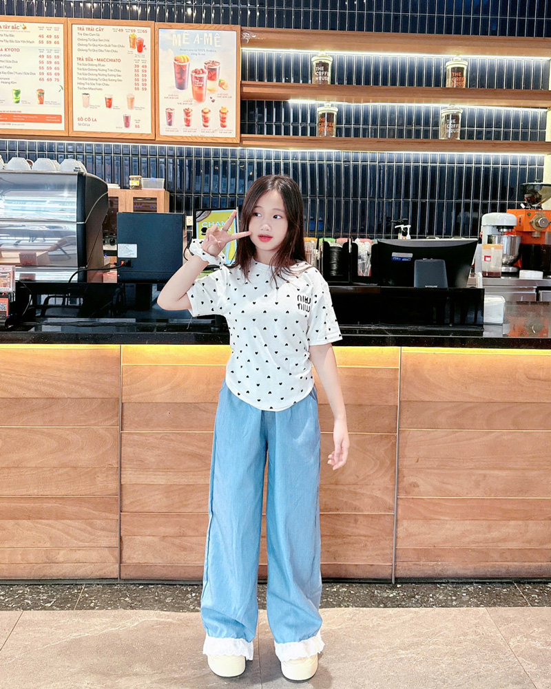 Bộ jean dài bé gái MIU trái tim