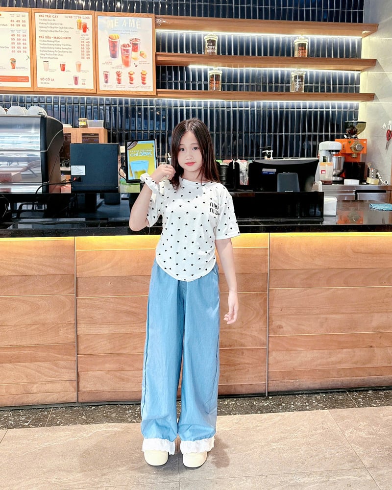 Bộ jean dài bé gái MIU trái tim