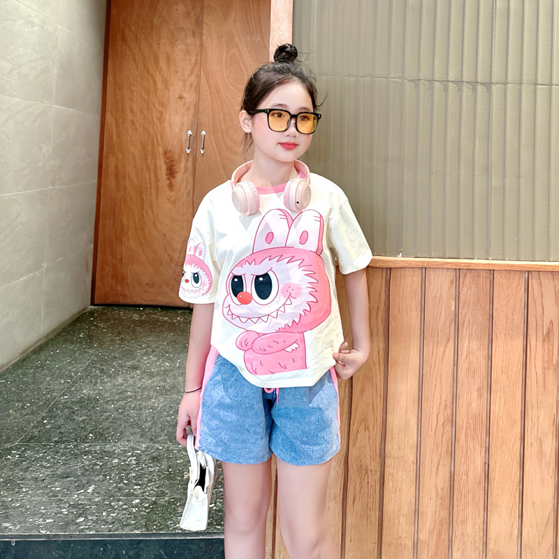Bộ short jean bé gái Labubu hồng