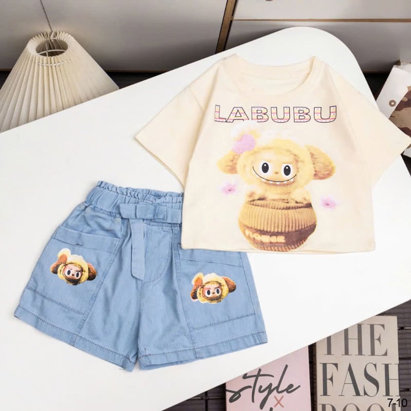 Bộ short jean bé gái Labubu nón hoa