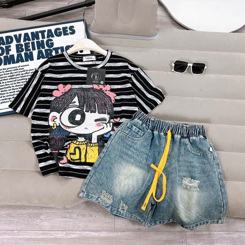 Bộ short jean bé gái sọc hình cô gái