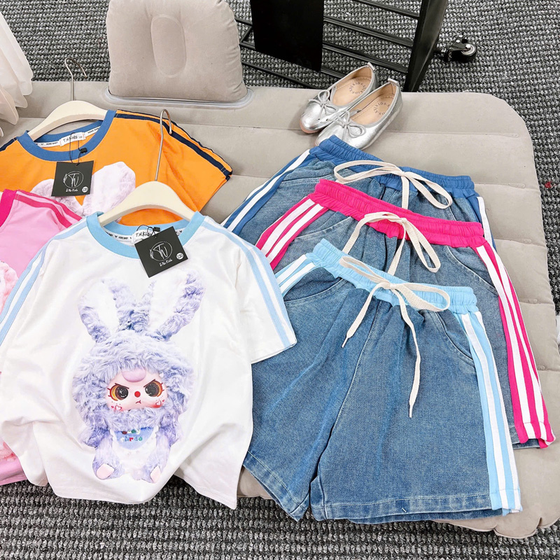 Bộ short jean bé gái Thỏ Thị Trấn