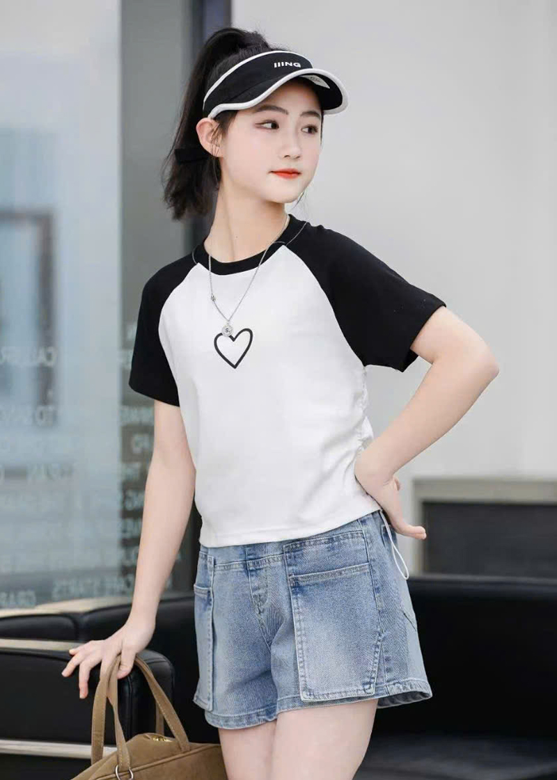 Bộ short jean bé gái trái tim