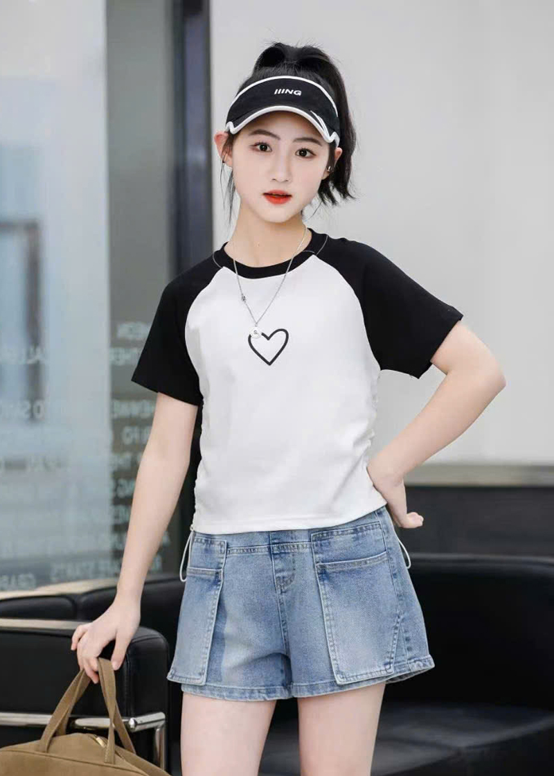 Bộ short jean bé gái trái tim