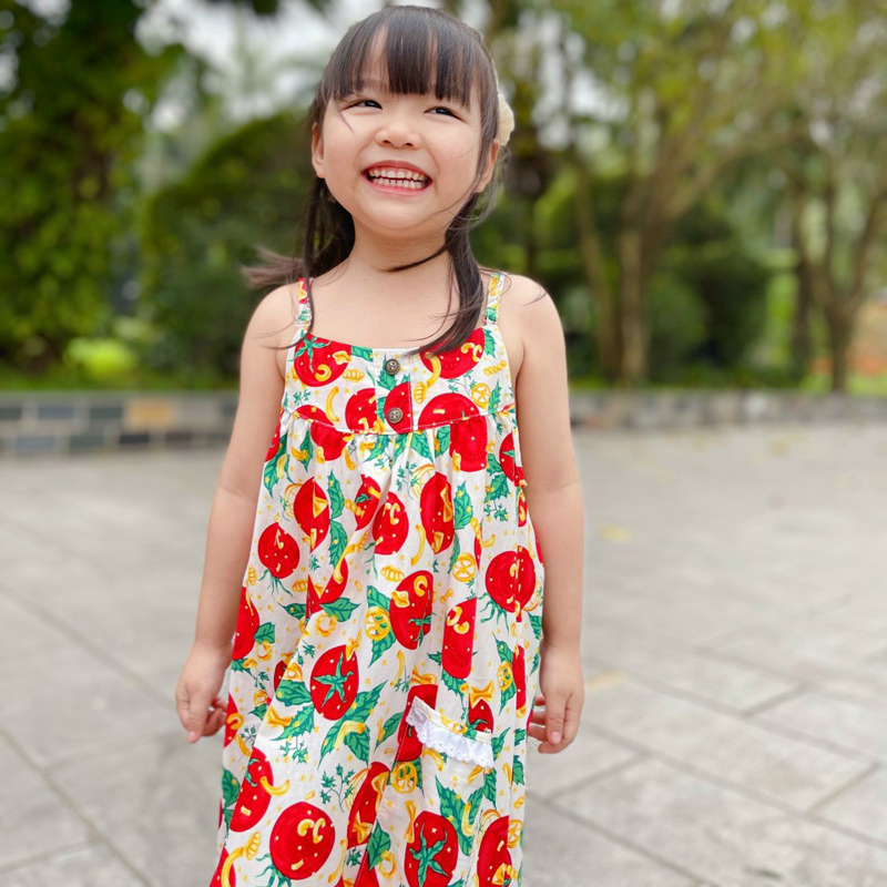 Đầm bé gái cổ yếm