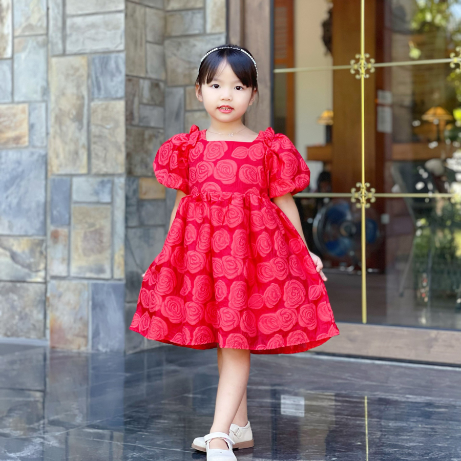 Đầm bé gái ép hoa hồng