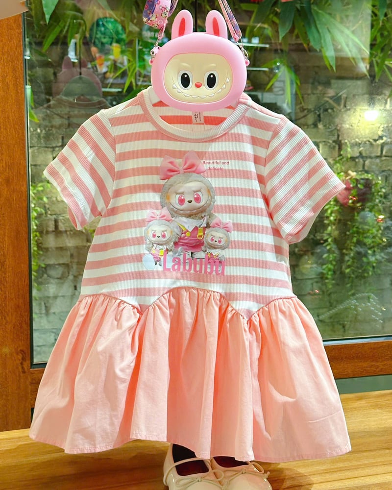 Đầm bé gái sọc cam Labubu kèm túi