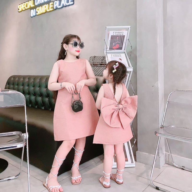 Đầm bé gái xốp đính nơ