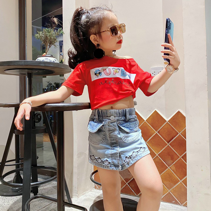 Bộ jean bé gái croptop mèo chuột