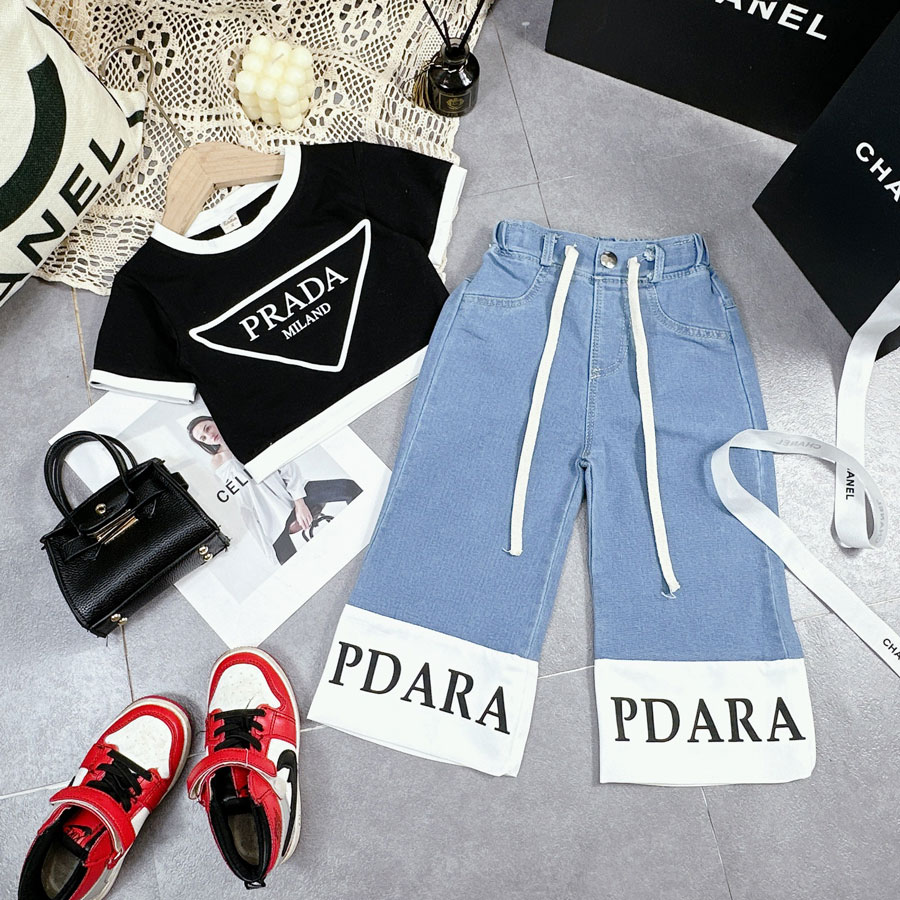 Bộ jean dài bé gái chữ Pdara