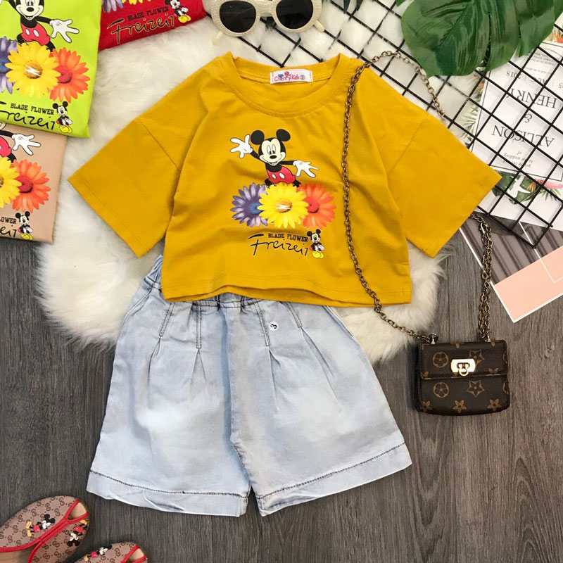 Bộ Jean Mickey hoa cúc bé gái