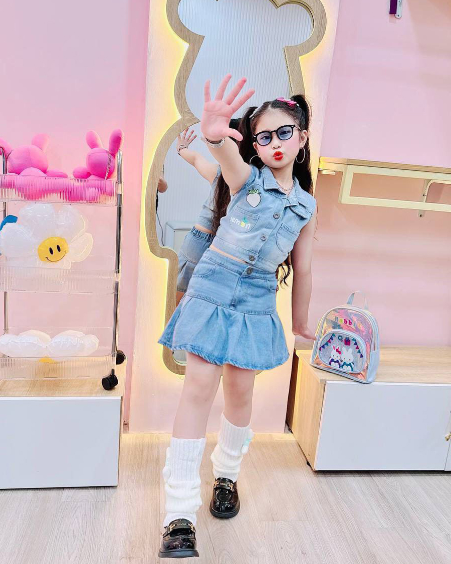 Bộ sát nách jean Mickey